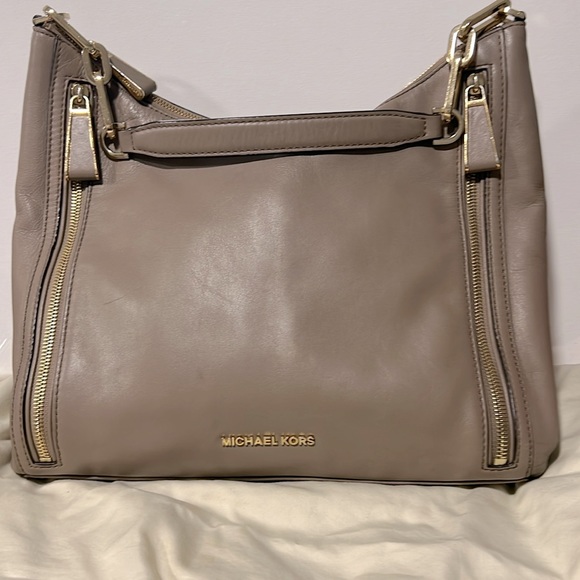 Michael Kors Matilda Leather Handbag mocha beige - Picture 1 of 14